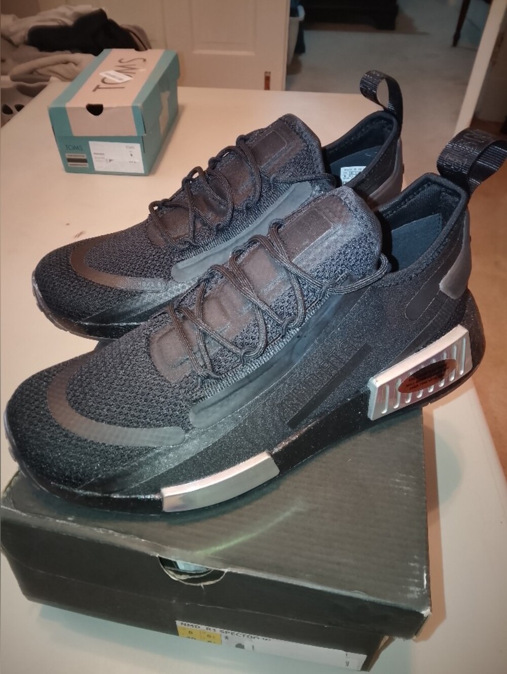 BNIB ADIDAS NMD R1 SPECTOO